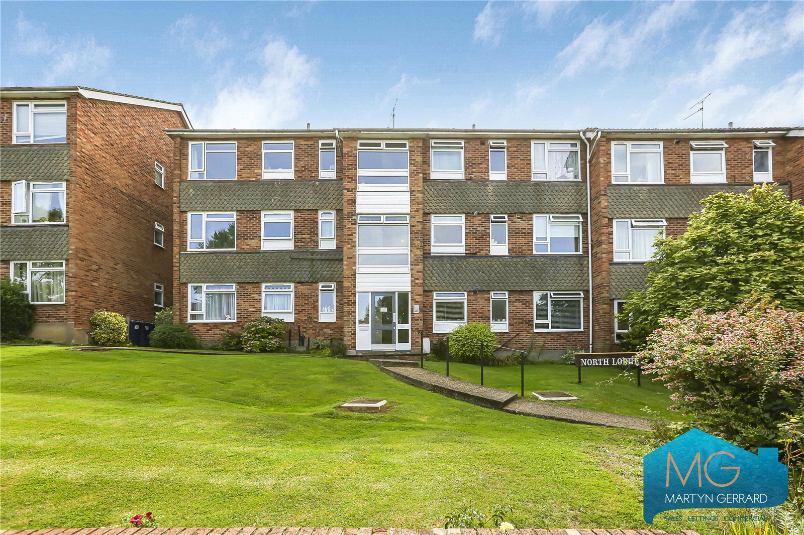 2 bedroom Apartment for sale - Martyn Gerrard