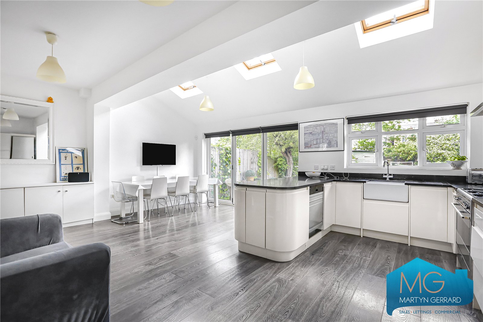 4 bedroom Semi-Detached House for sale - Martyn Gerrard