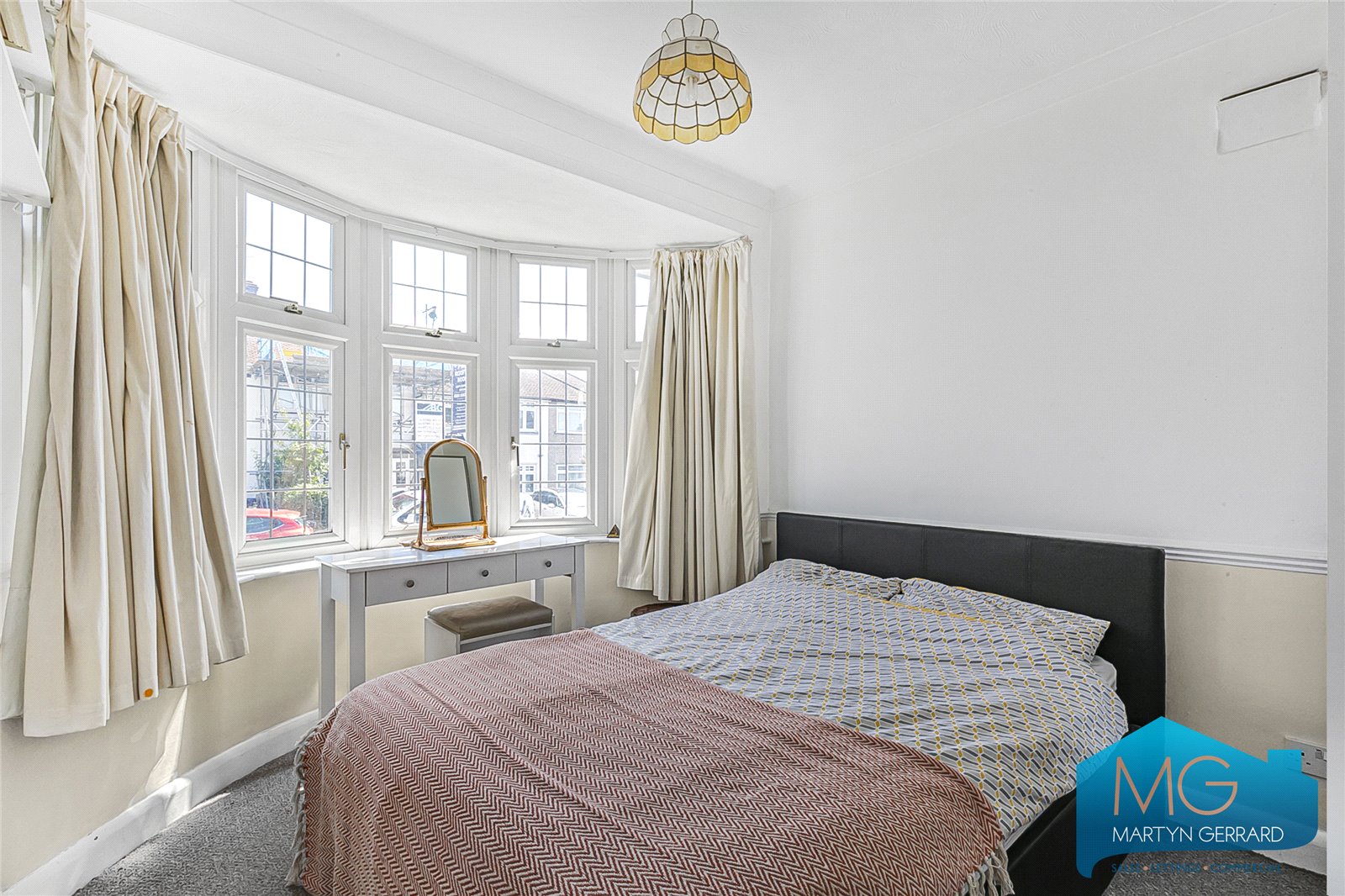 Beresford Avenue, Whetstone, London, N20+  - Martyn Gerrard