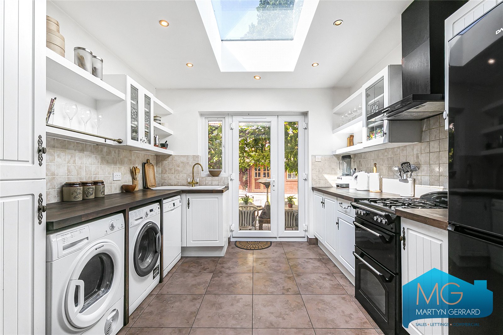 Beresford Avenue, Whetstone, London, N20+  - Martyn Gerrard