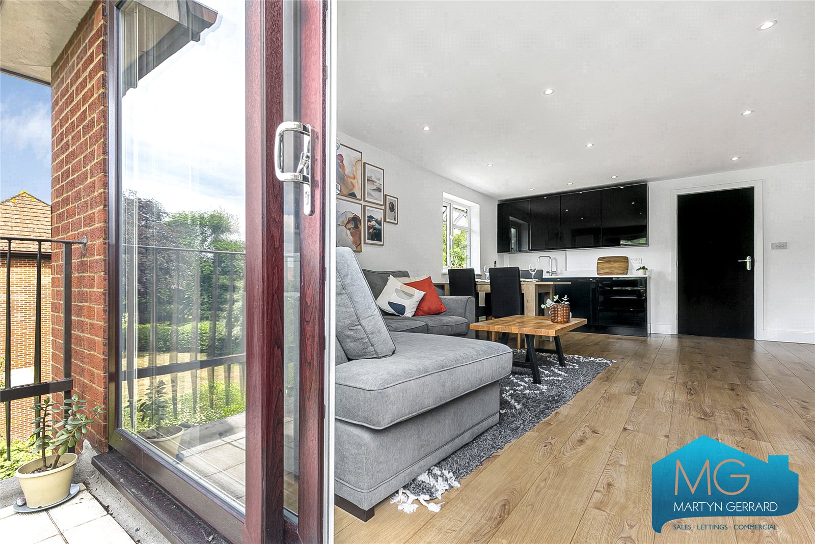 3 bedroom Apartment for sale - Martyn Gerrard