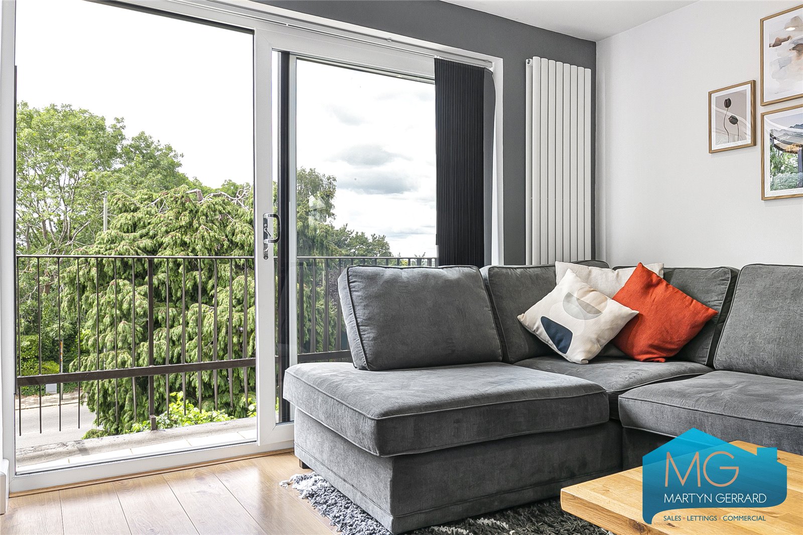 3 bedroom Apartment for sale - Martyn Gerrard