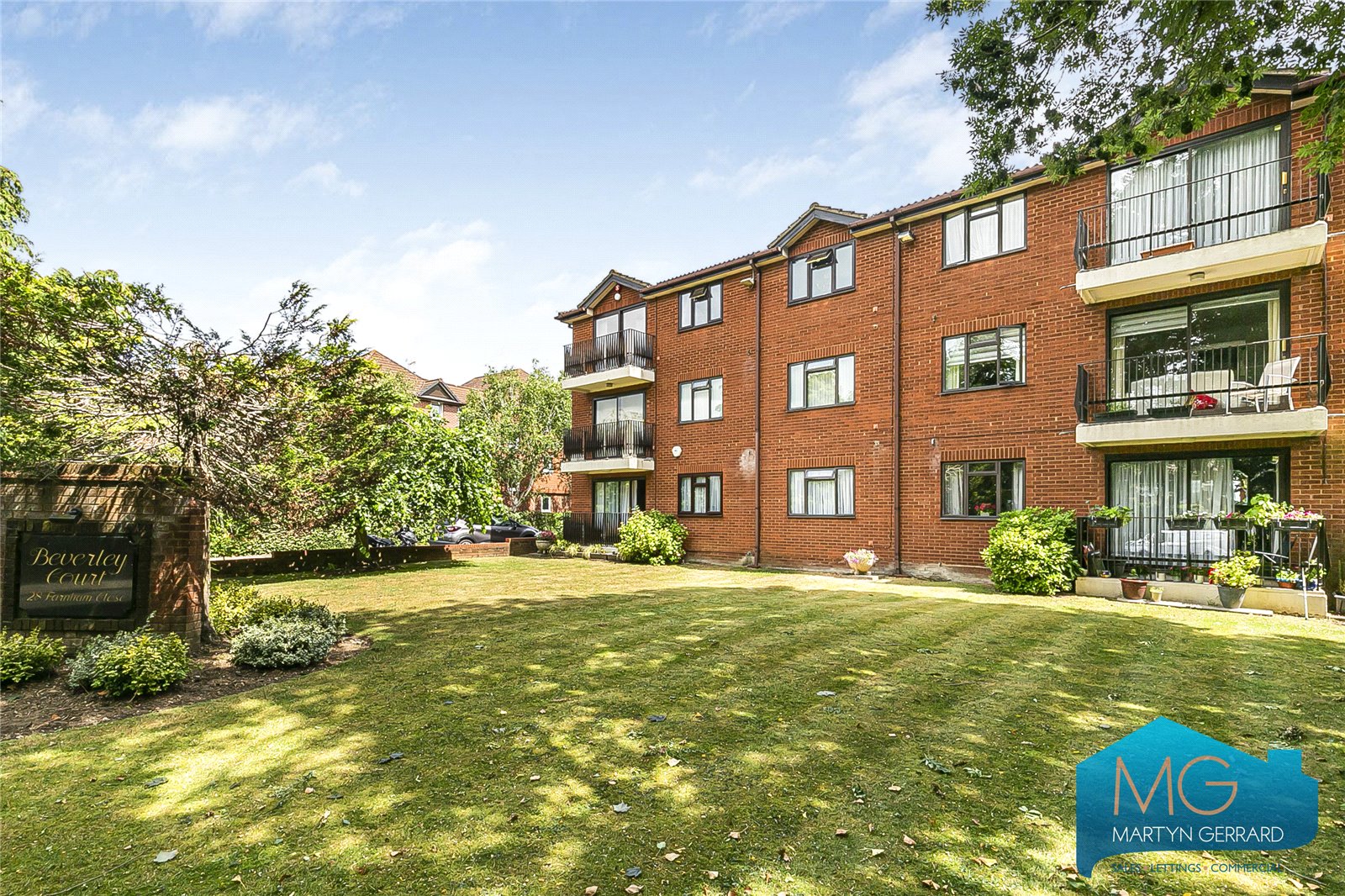Farnham Close, Whetstone, London, N20+  - Martyn Gerrard