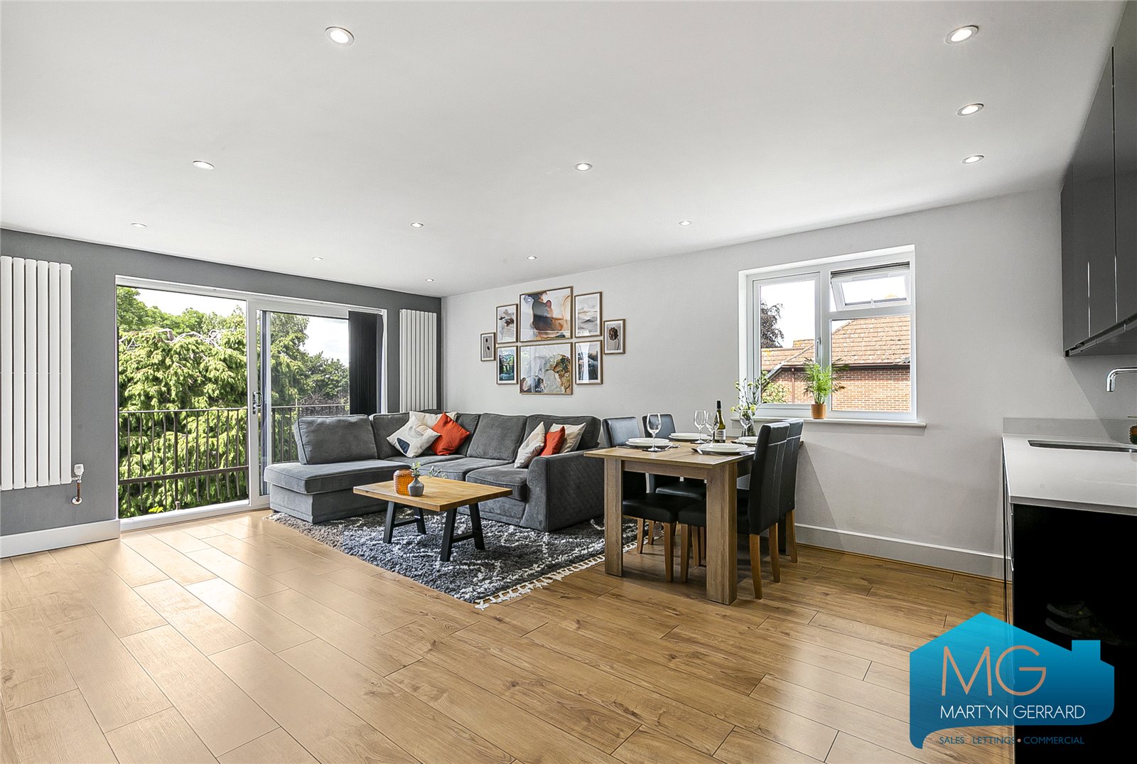 Farnham Close, Whetstone, London, N20+  - Martyn Gerrard