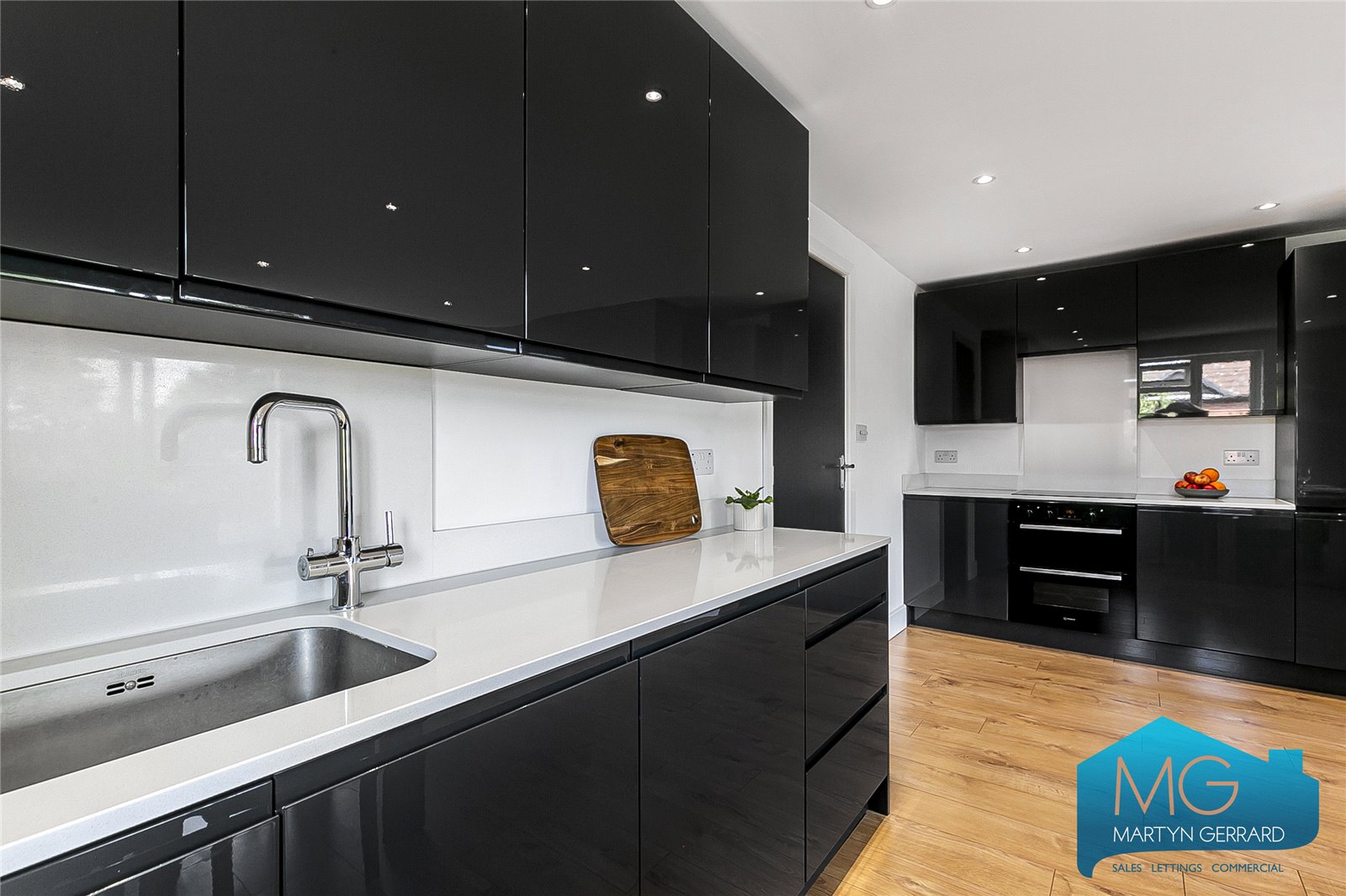 3 bedroom Apartment for sale - Martyn Gerrard