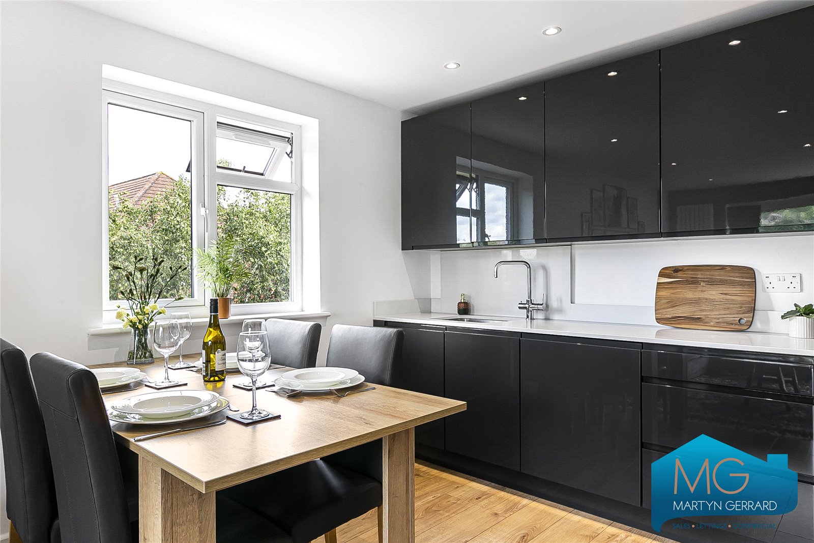 3 bedroom Apartment for sale - Martyn Gerrard