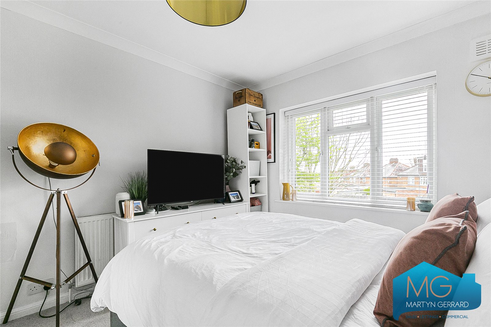 2 bedroom Apartment for sale - Martyn Gerrard