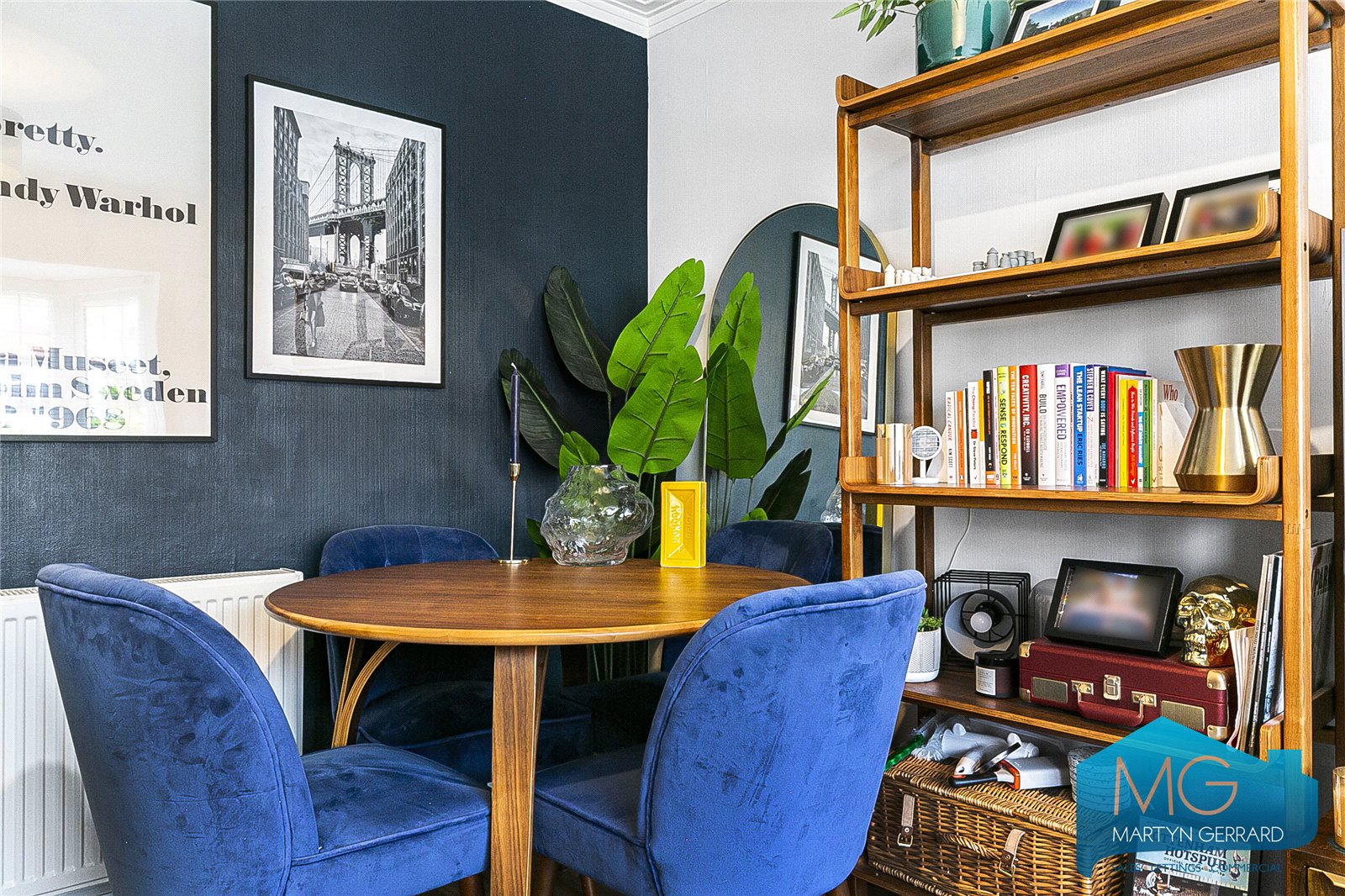 2 bedroom Apartment for sale - Martyn Gerrard