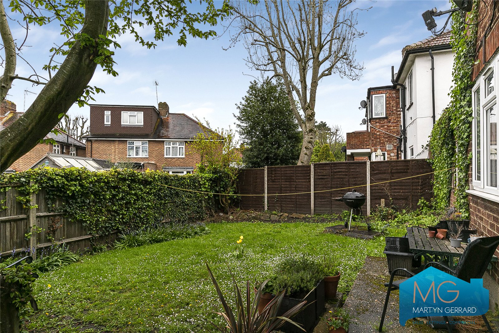 2 bedroom Apartment for sale - Martyn Gerrard