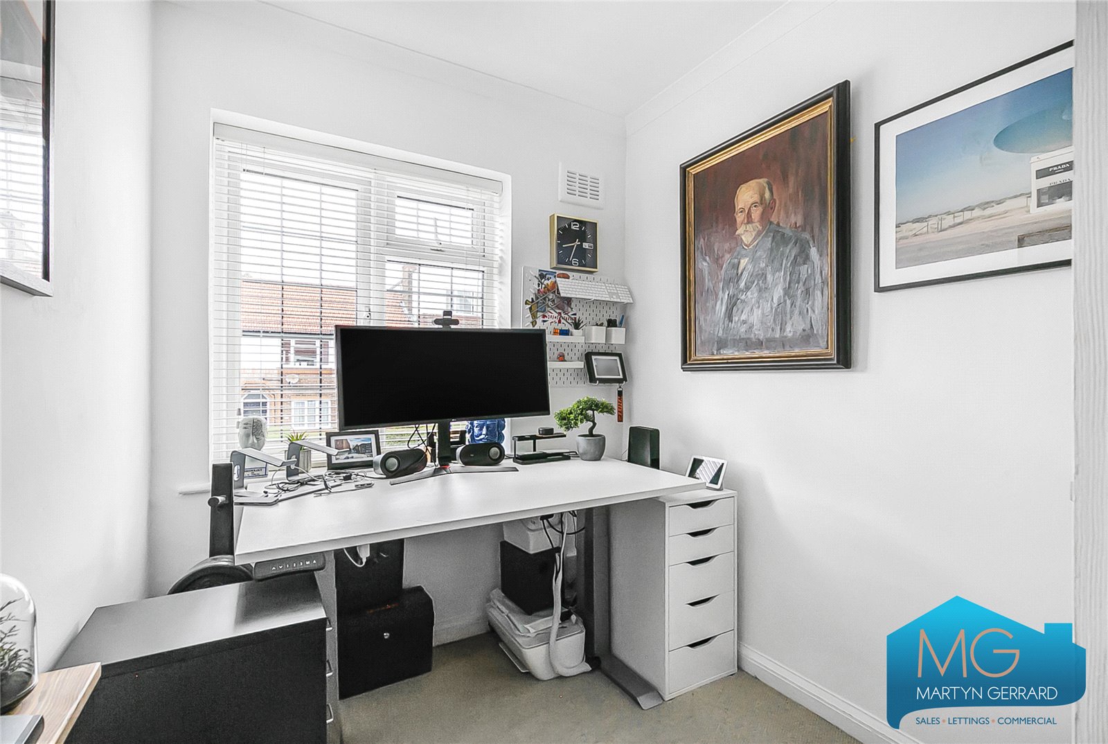 2 bedroom Apartment for sale - Martyn Gerrard
