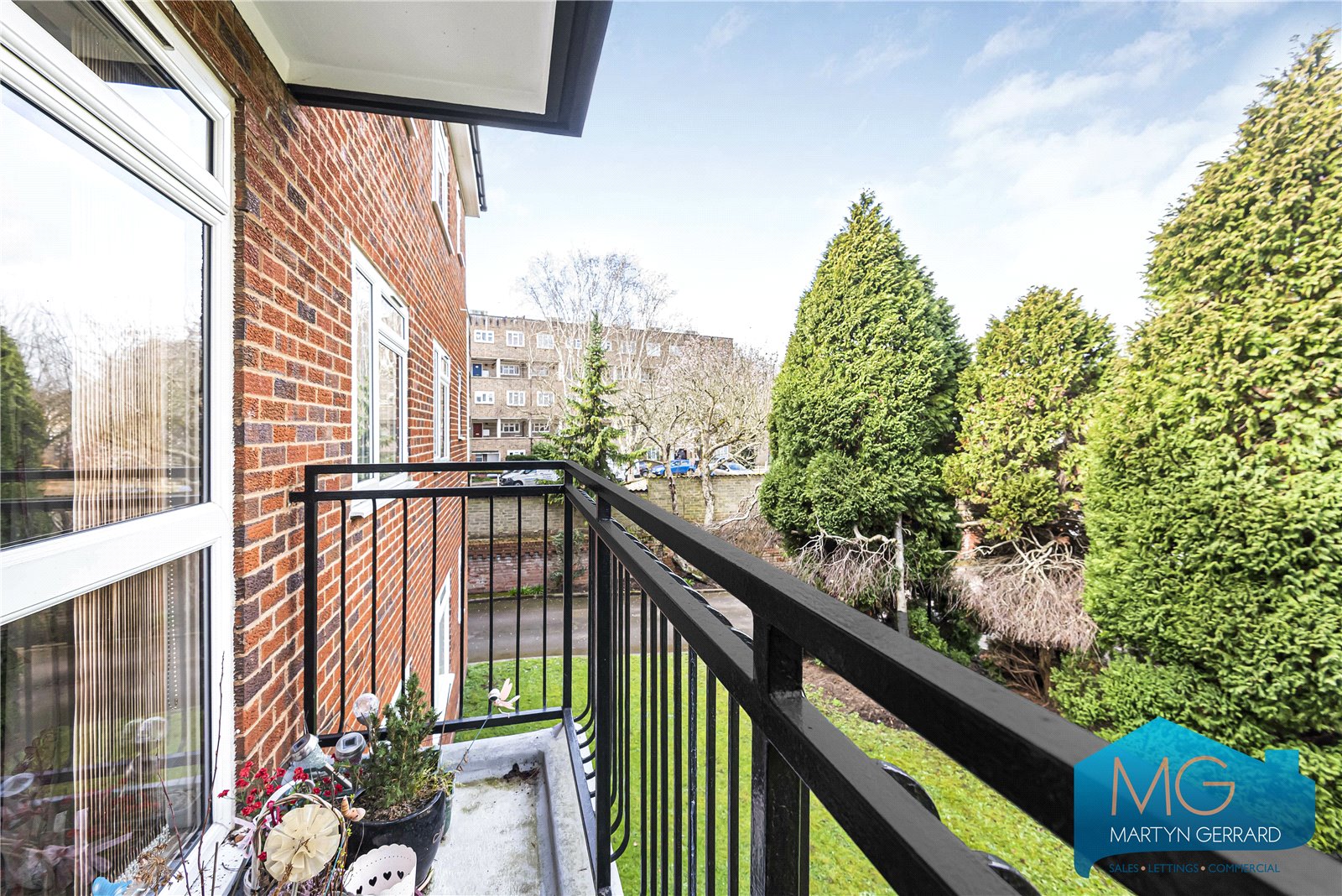 2 bedroom Apartment for sale - Martyn Gerrard