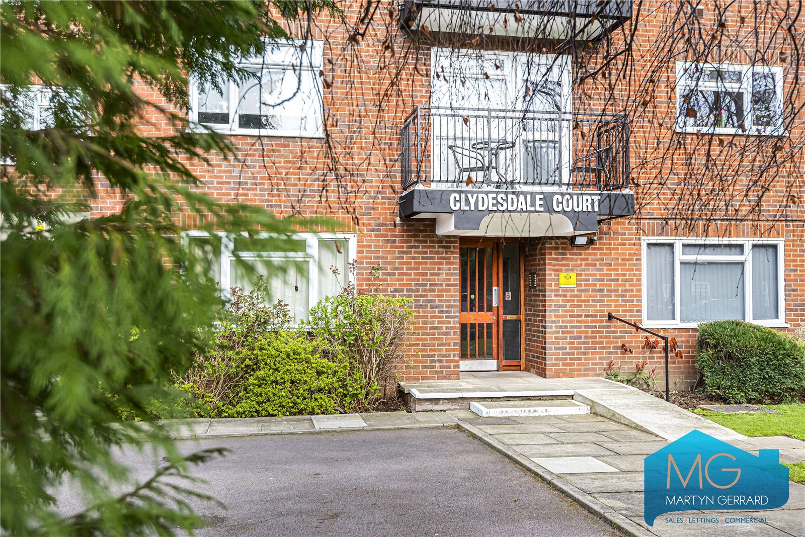 2 bedroom Apartment for sale - Martyn Gerrard
