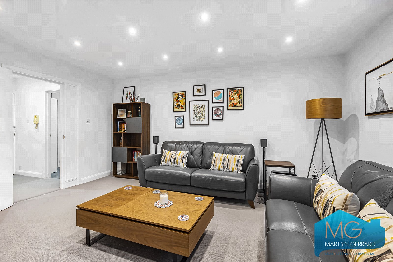 1 bedroom Apartment for sale - Martyn Gerrard