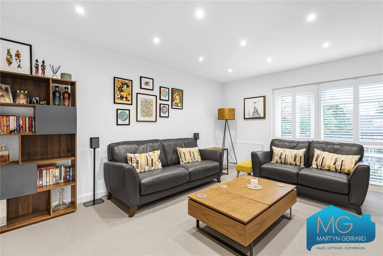 Oakleigh Park North, Whetstone, London, N20+  - Martyn Gerrard
