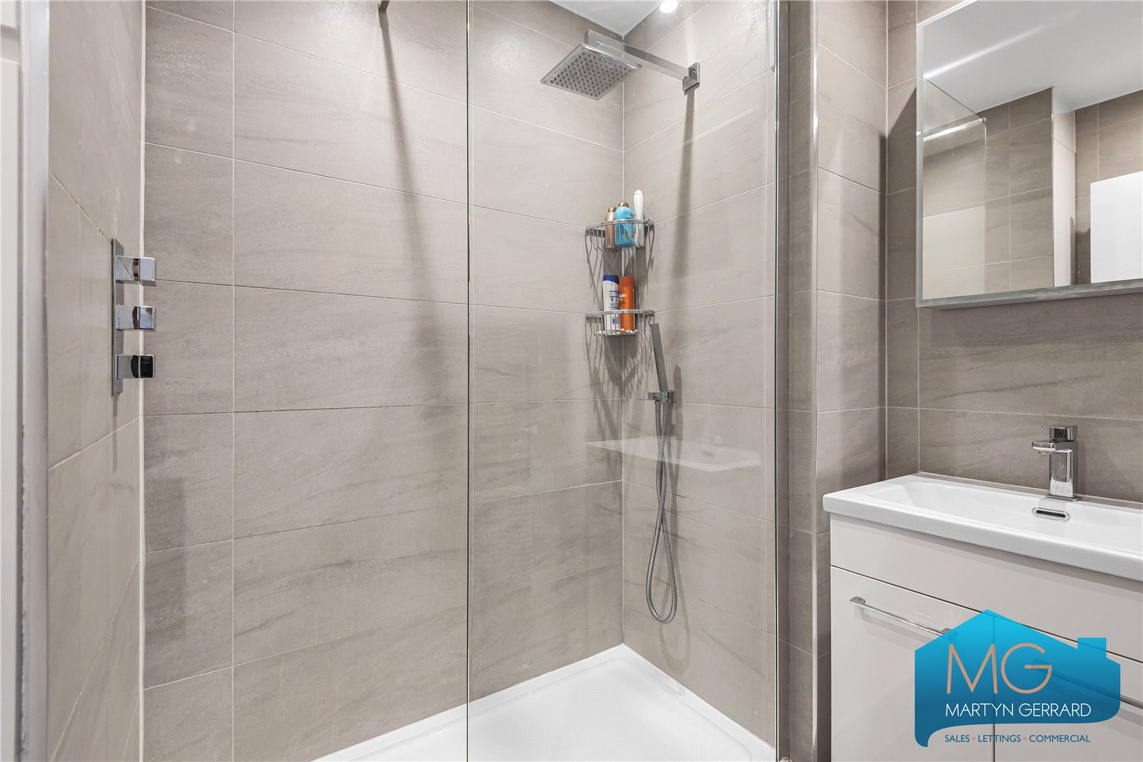 Oakleigh Park North, Whetstone, London, N20+  - Martyn Gerrard