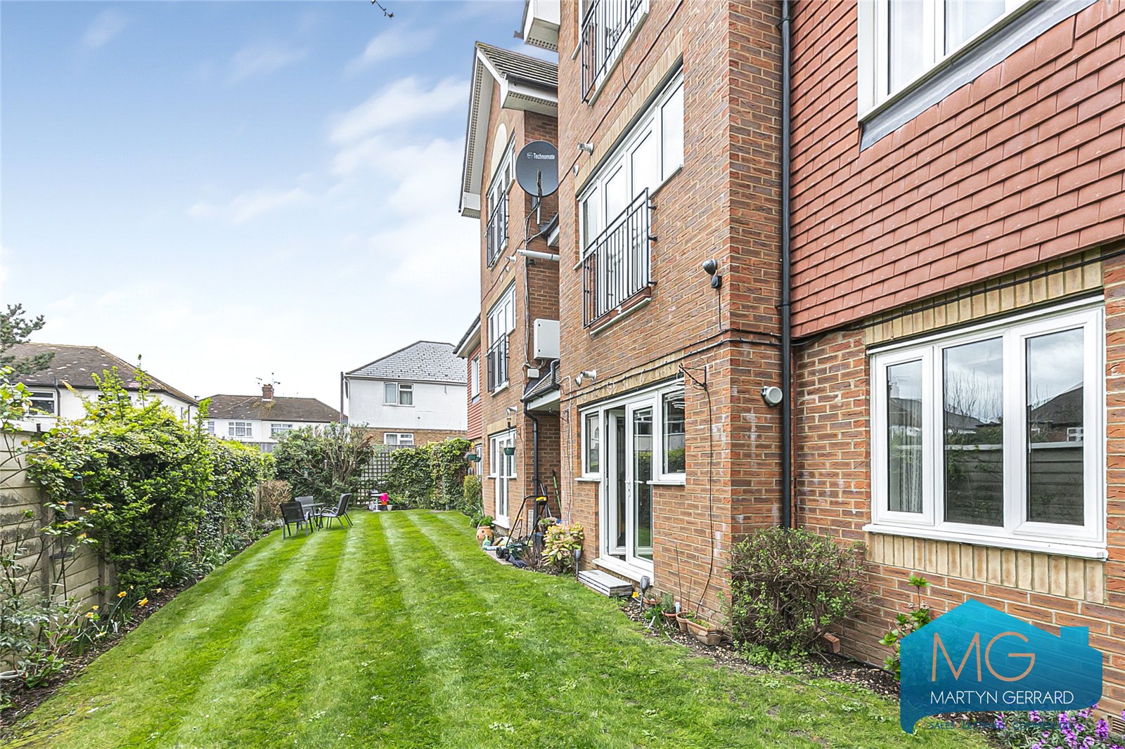 2 bedroom Apartment for sale - Martyn Gerrard