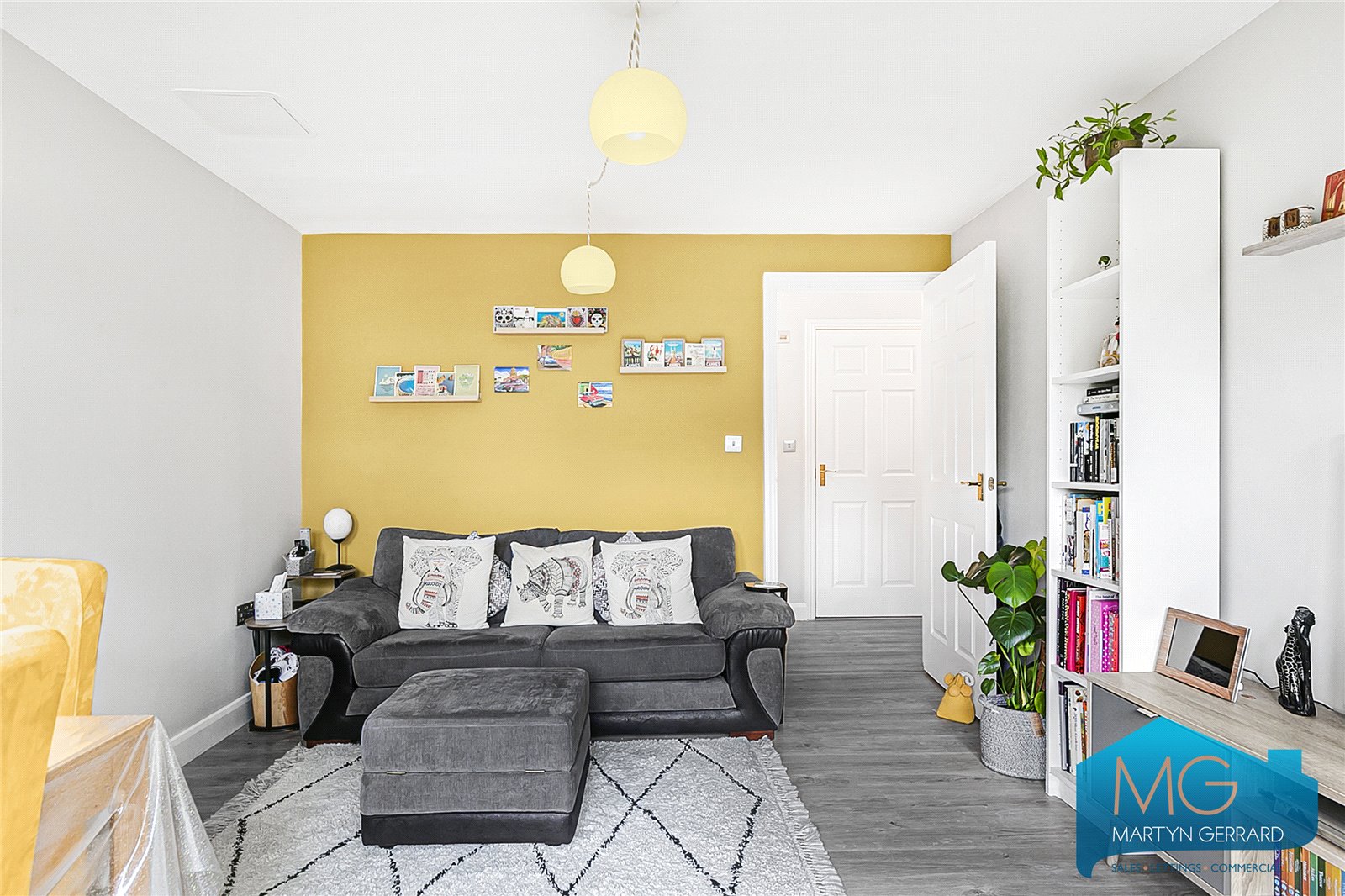 2 bedroom Apartment for sale - Martyn Gerrard