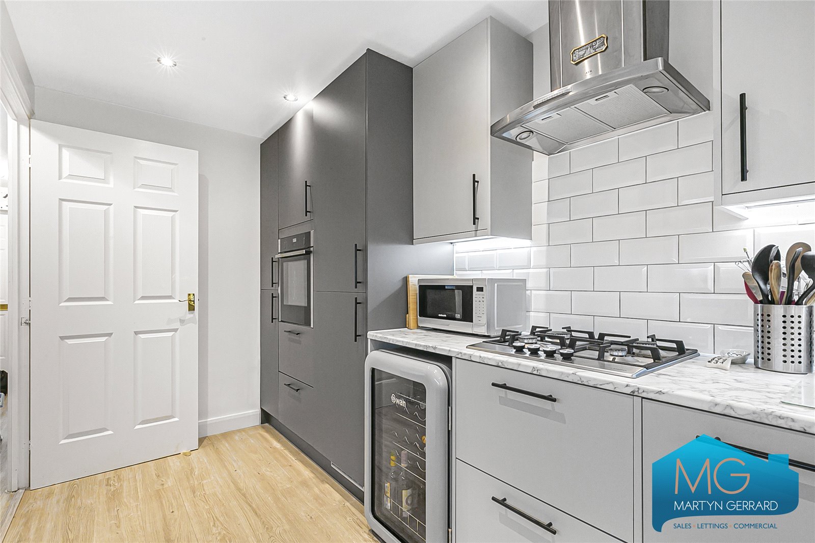 2 bedroom Apartment for sale - Martyn Gerrard