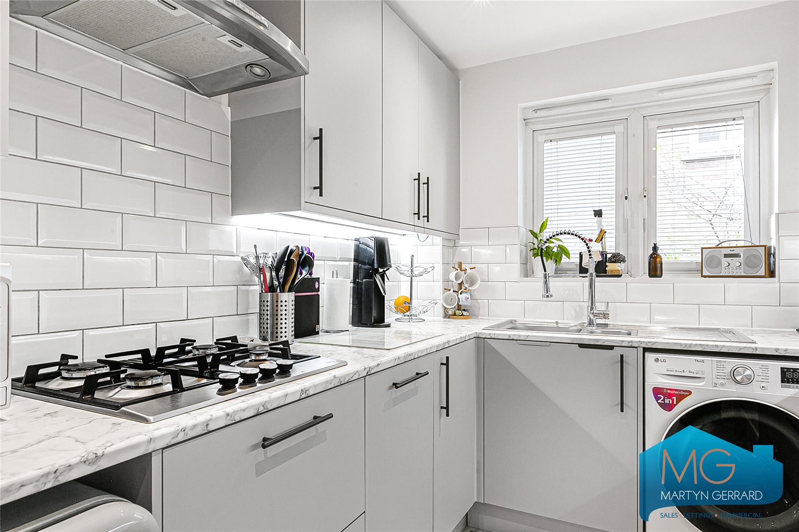 2 bedroom Apartment for sale - Martyn Gerrard