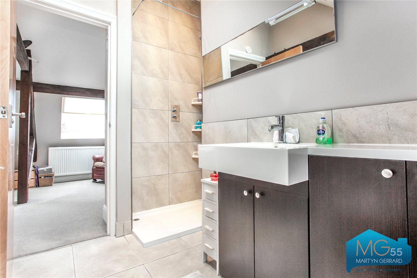 2 bedroom Apartment for sale - Martyn Gerrard