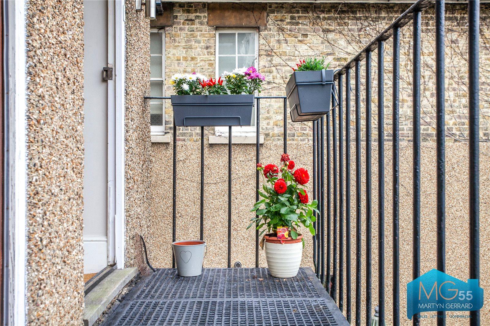 2 bedroom Apartment for sale - Martyn Gerrard