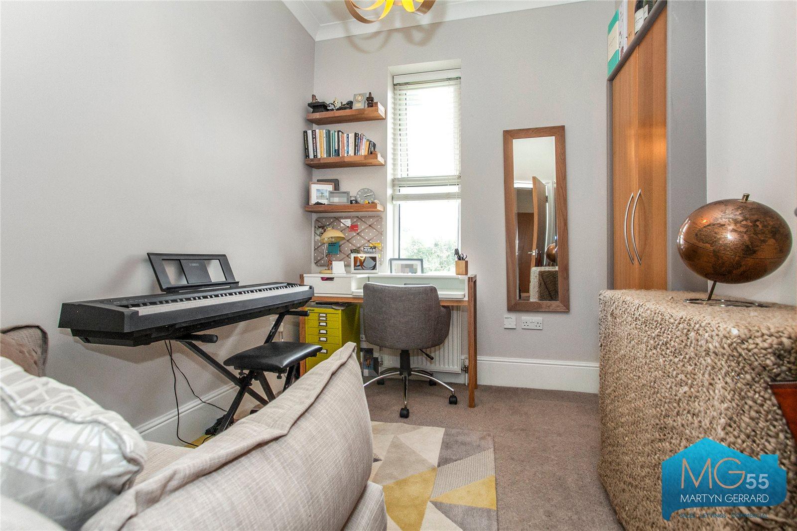 2 bedroom Apartment for sale - Martyn Gerrard