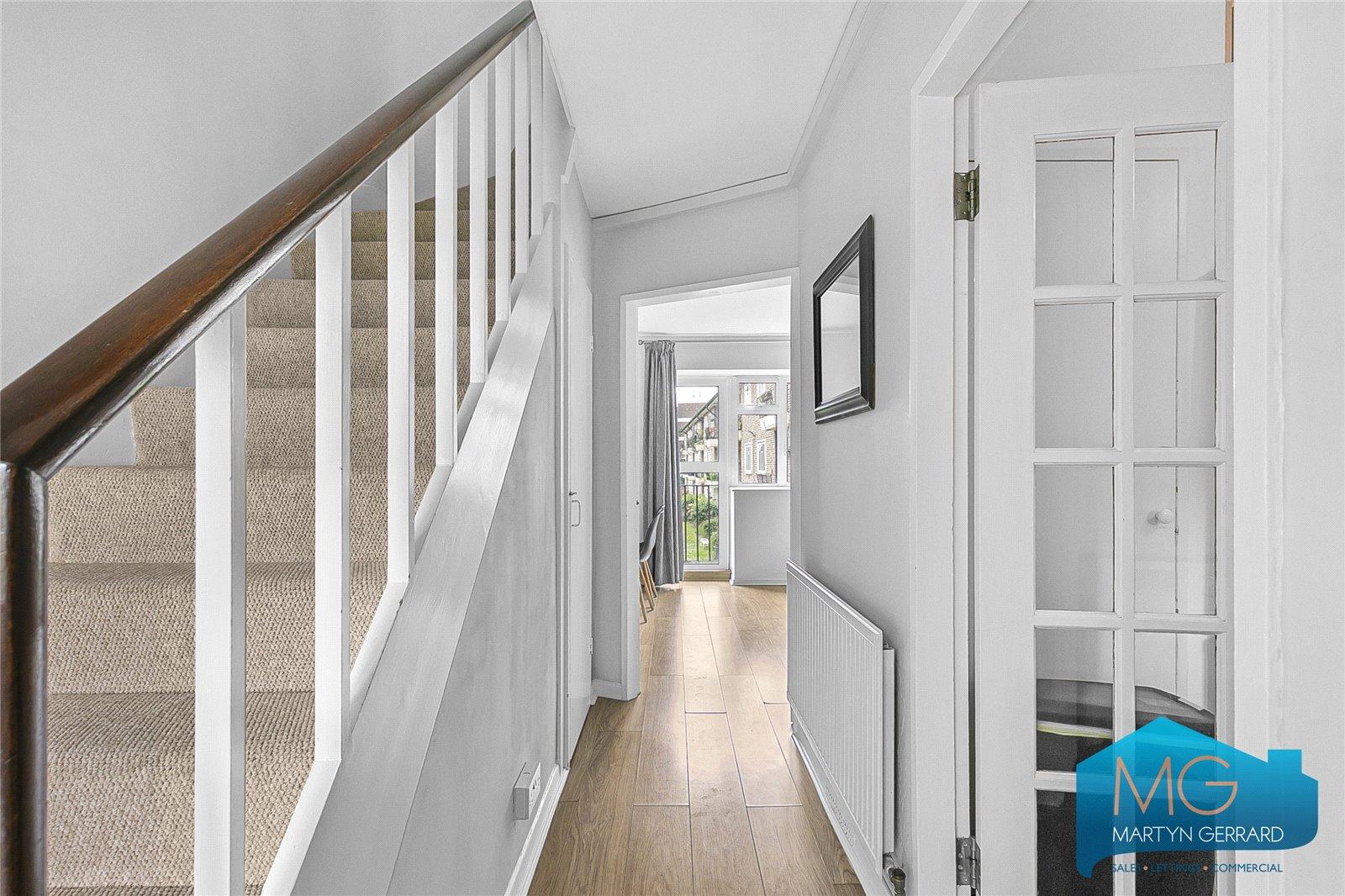 3 bedroom Apartment for sale + ' - Martyn Gerrard