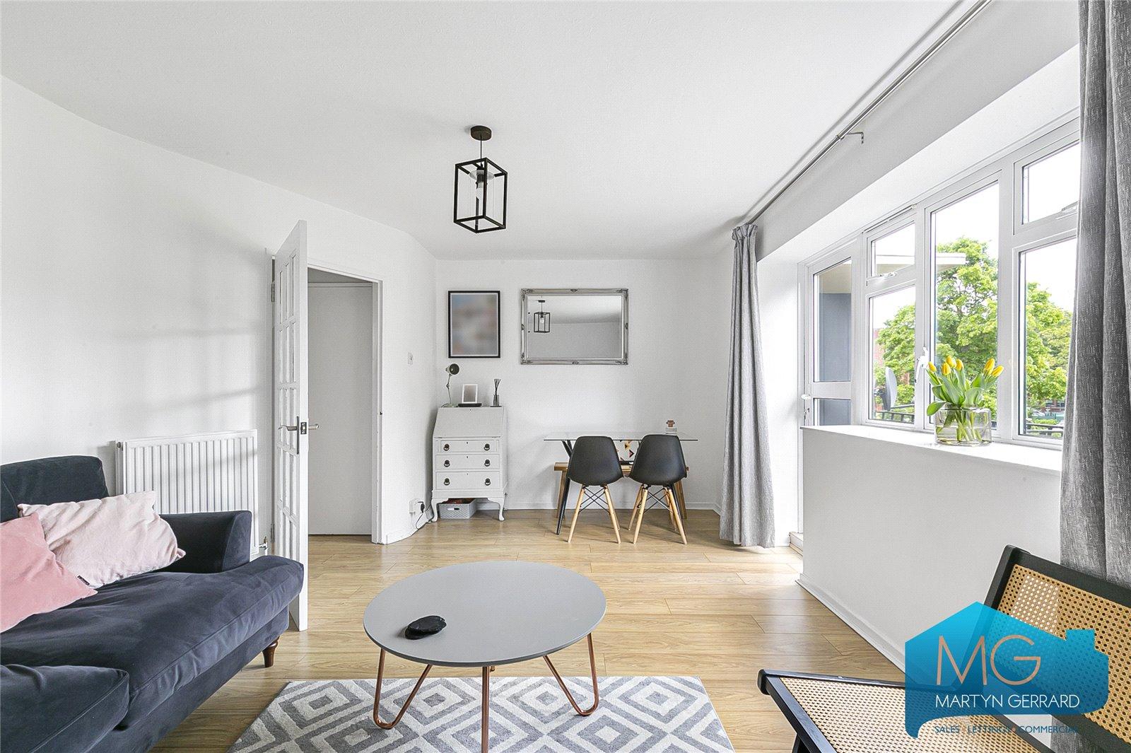 3 bedroom Apartment for sale - Martyn Gerrard