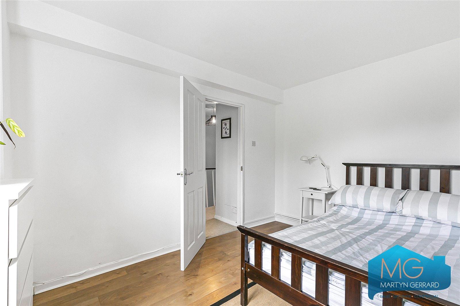 3 bedroom Apartment for sale - Martyn Gerrard