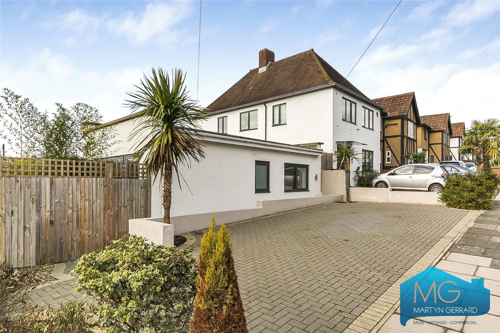 2 bedroom Detached House for sale - Martyn Gerrard