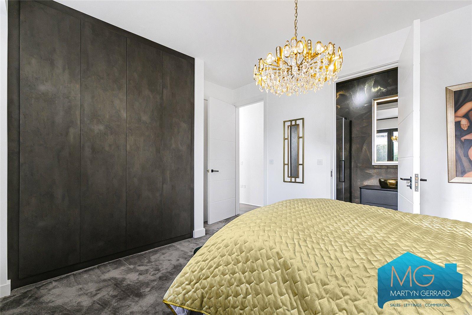 2 bedroom Detached House for sale - Martyn Gerrard