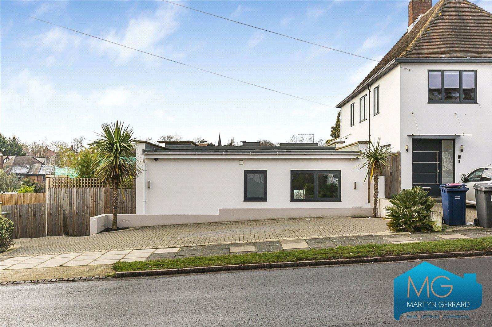 2 bedroom Detached House for sale - Martyn Gerrard