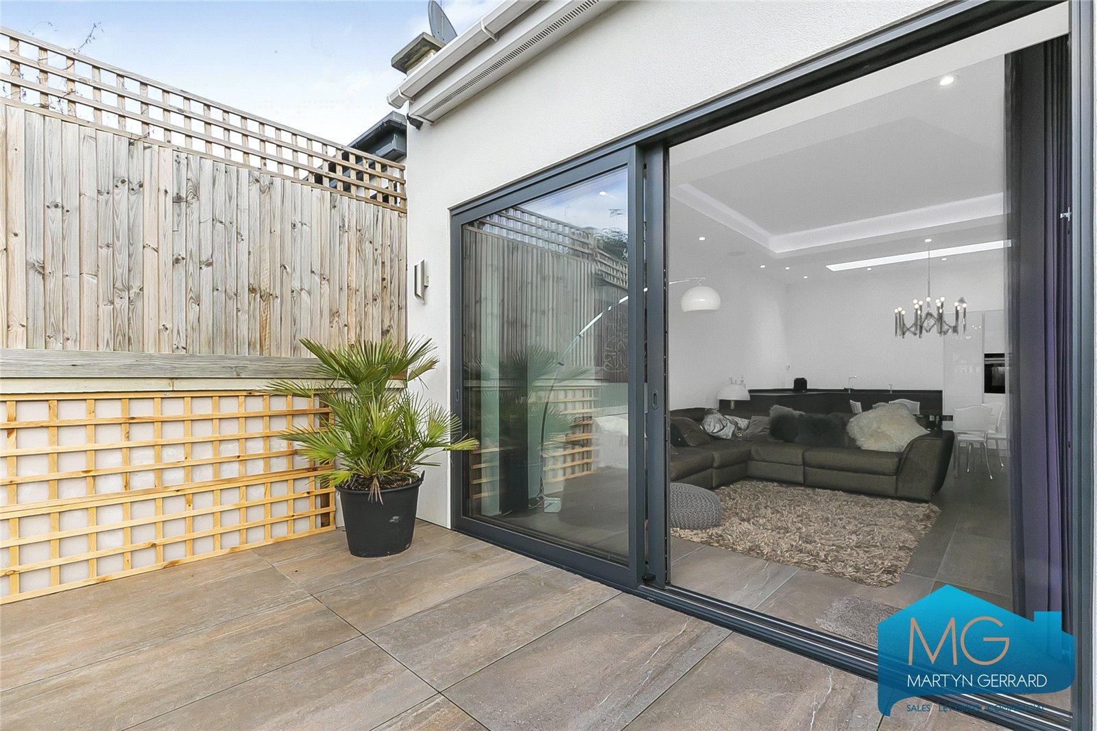 2 bedroom Detached House for sale - Martyn Gerrard