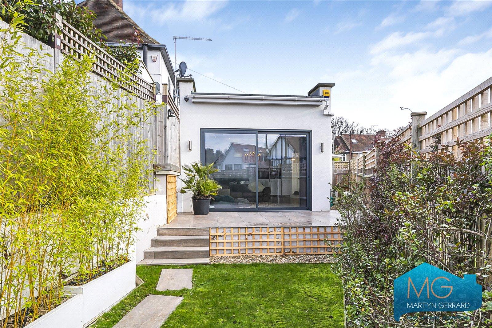 2 bedroom Detached House for sale - Martyn Gerrard