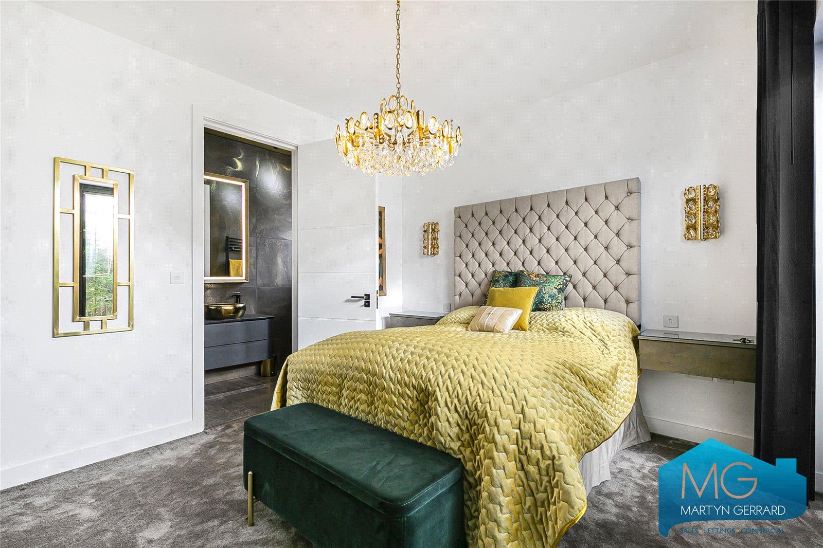 2 bedroom Detached House for sale - Martyn Gerrard