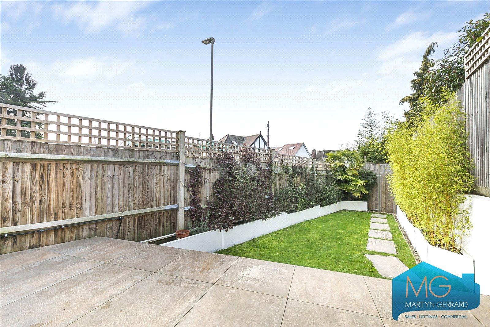 2 bedroom Detached House for sale - Martyn Gerrard