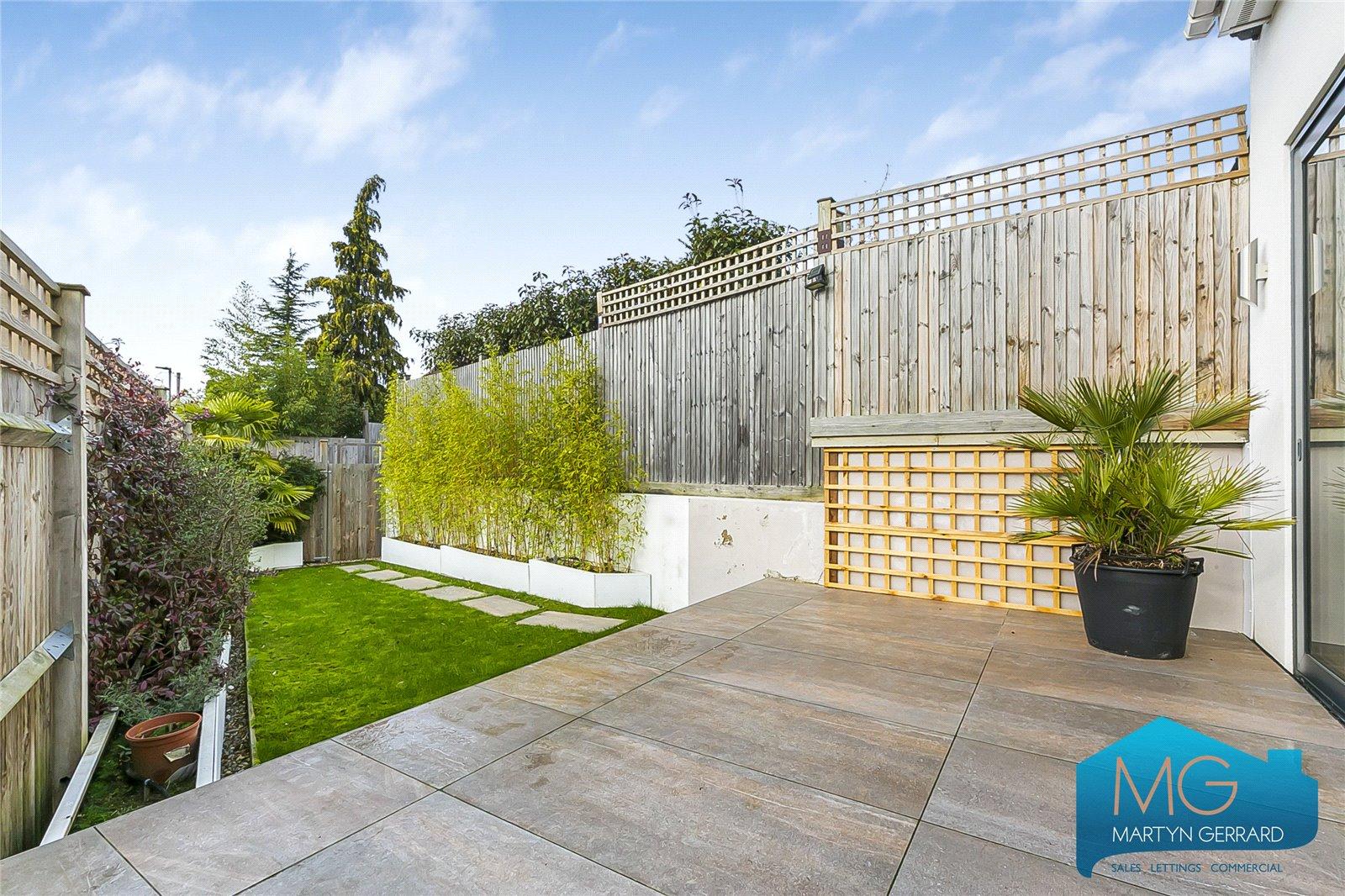 2 bedroom Detached House for sale - Martyn Gerrard