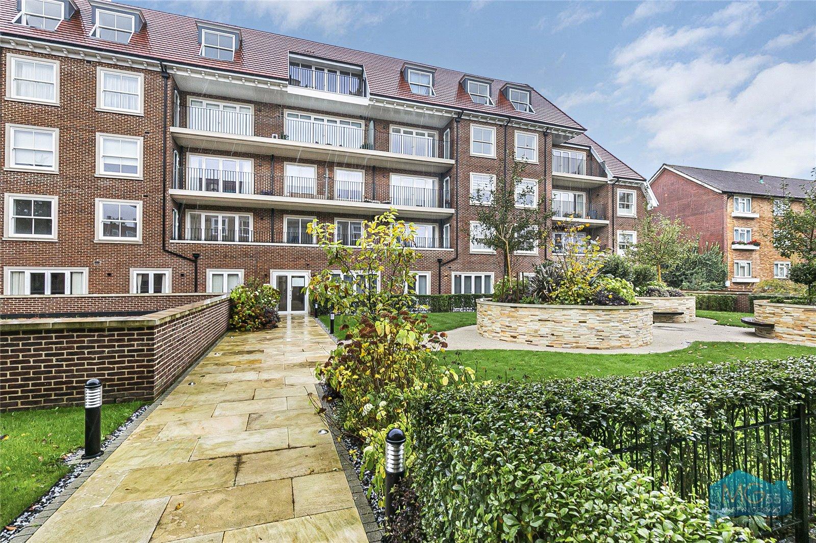 2 bedroom Apartment to rent - Martyn Gerrard
