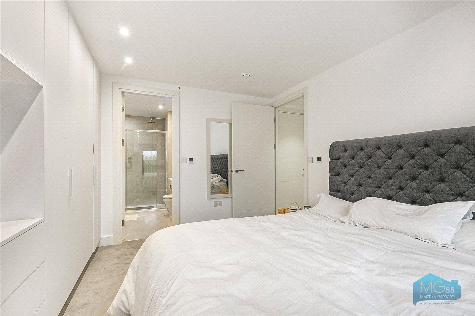 2 bedroom Apartment to rent - Martyn Gerrard
