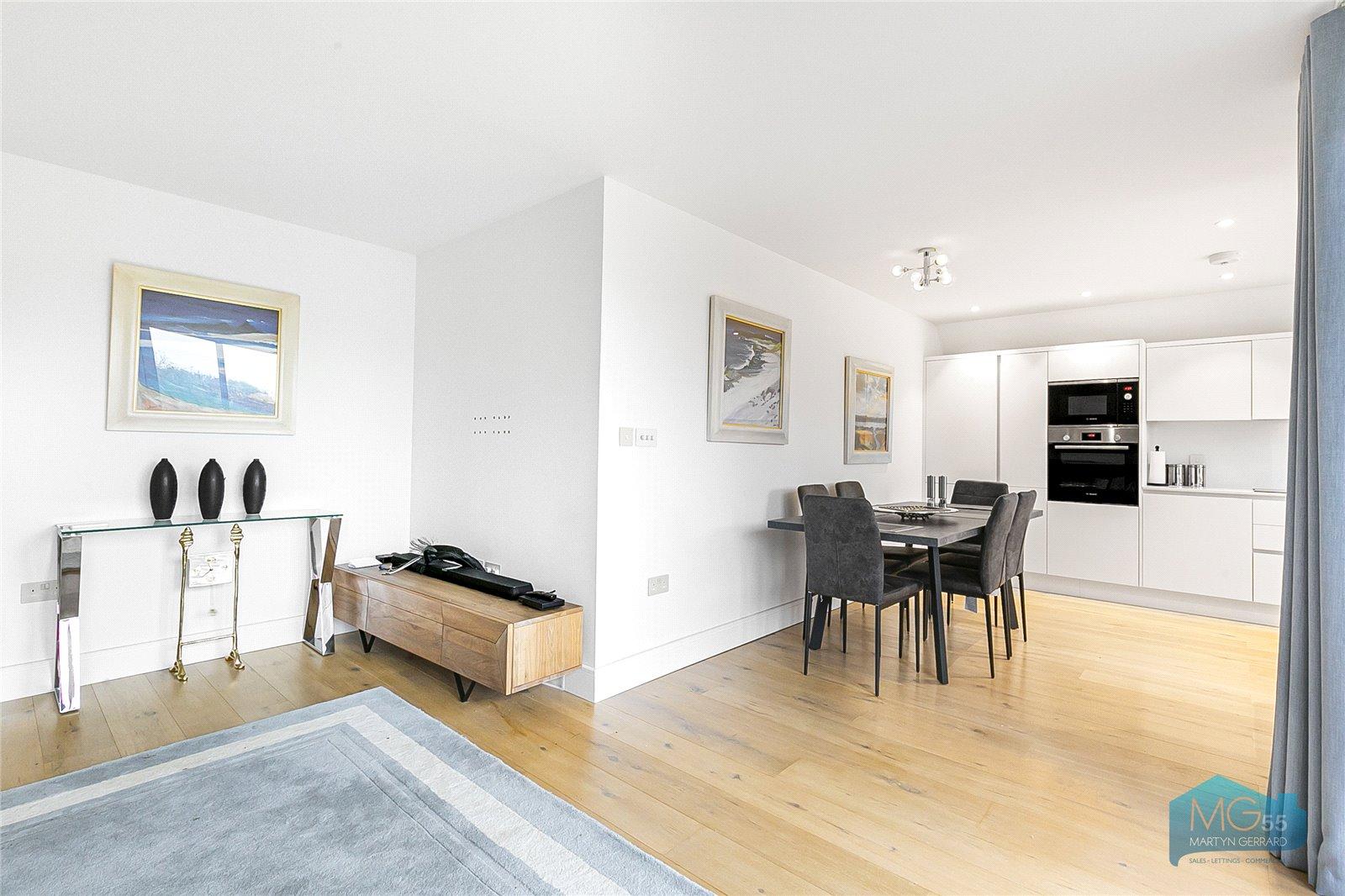 2 bedroom Apartment to rent - Martyn Gerrard
