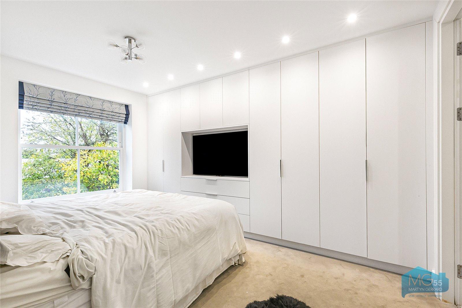 2 bedroom Apartment to rent - Martyn Gerrard