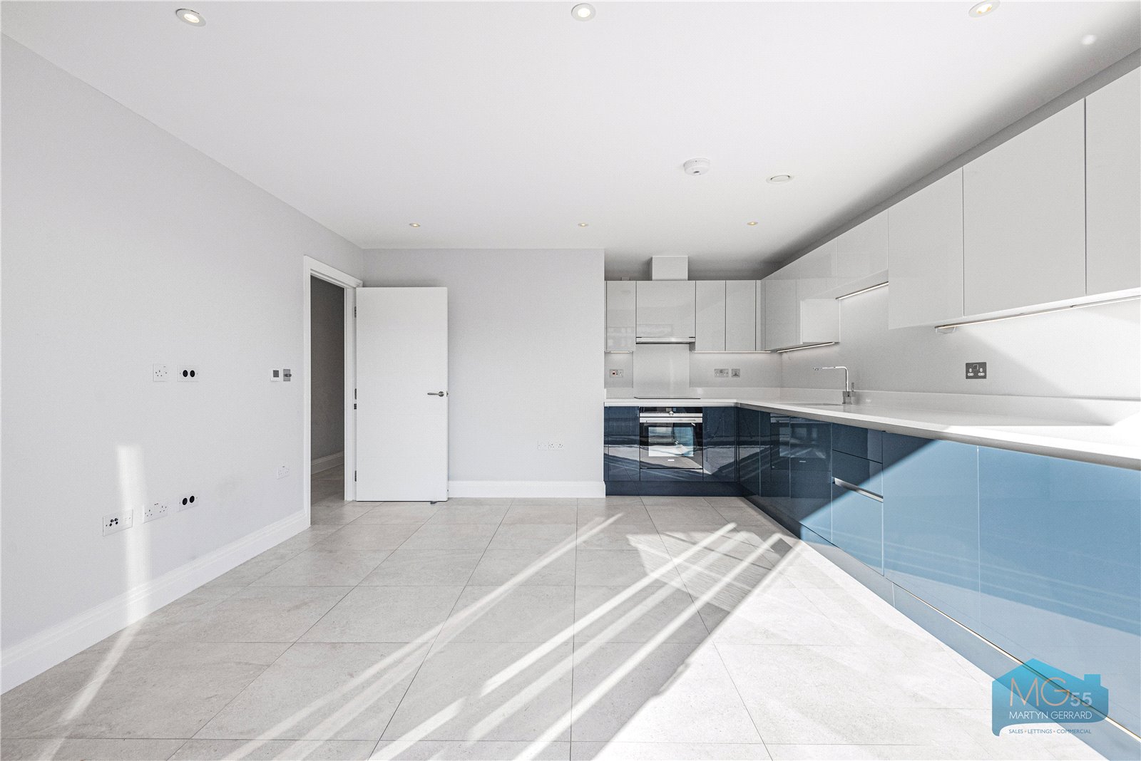 4 bedroom Apartment to rent - Martyn Gerrard