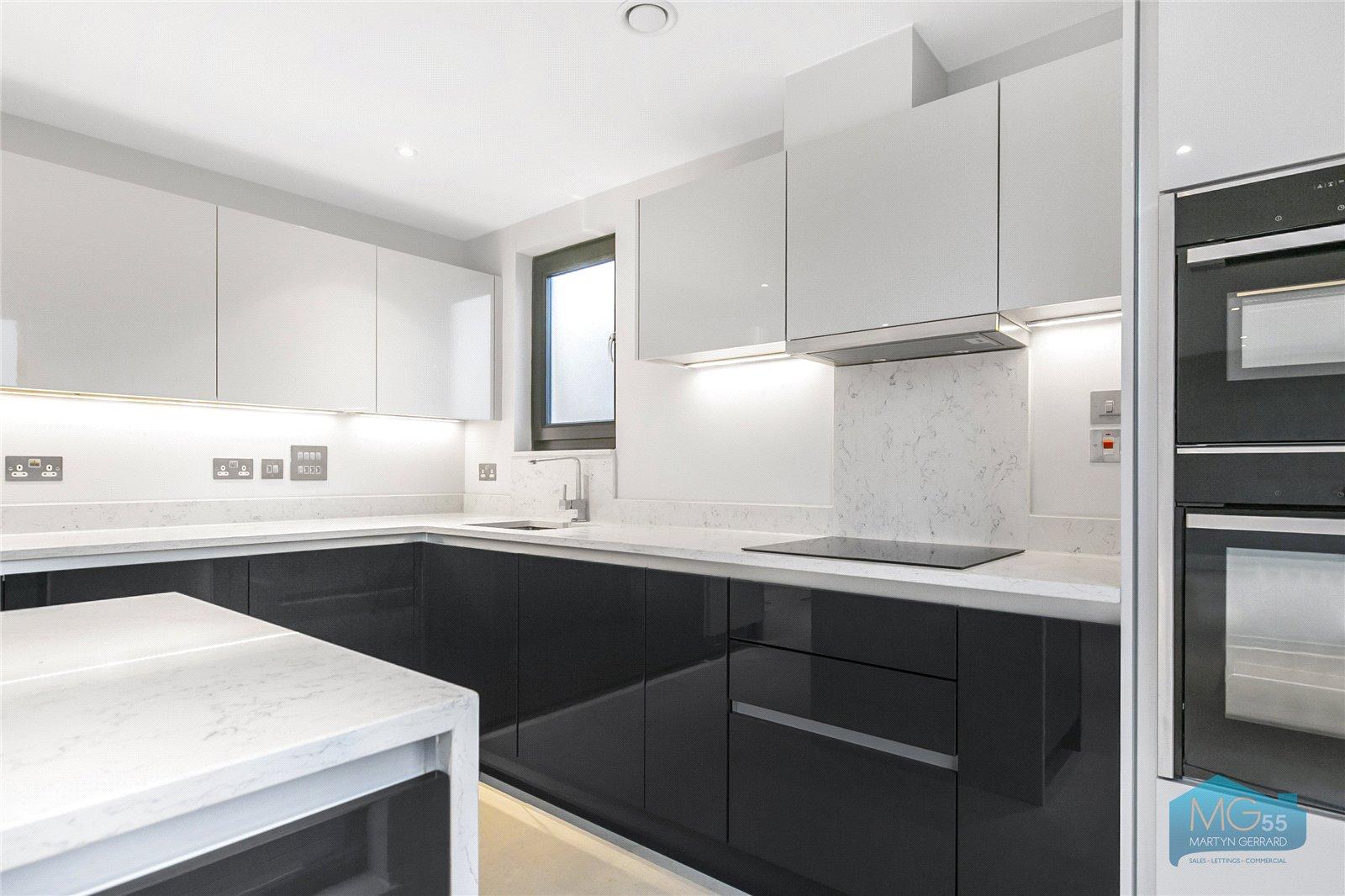 3 bedroom Apartment to rent - Martyn Gerrard