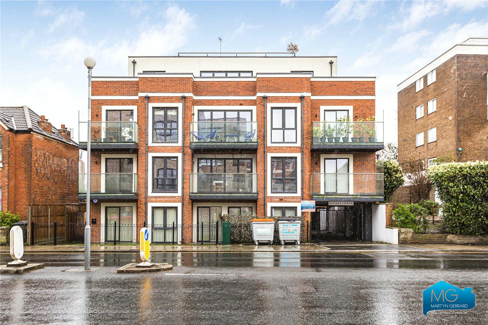 3 bedroom Apartment to rent - Martyn Gerrard