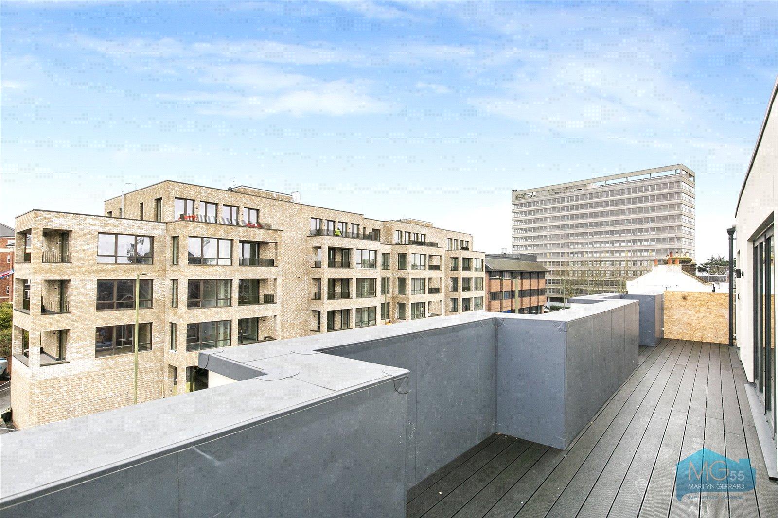 3 bedroom Apartment to rent - Martyn Gerrard