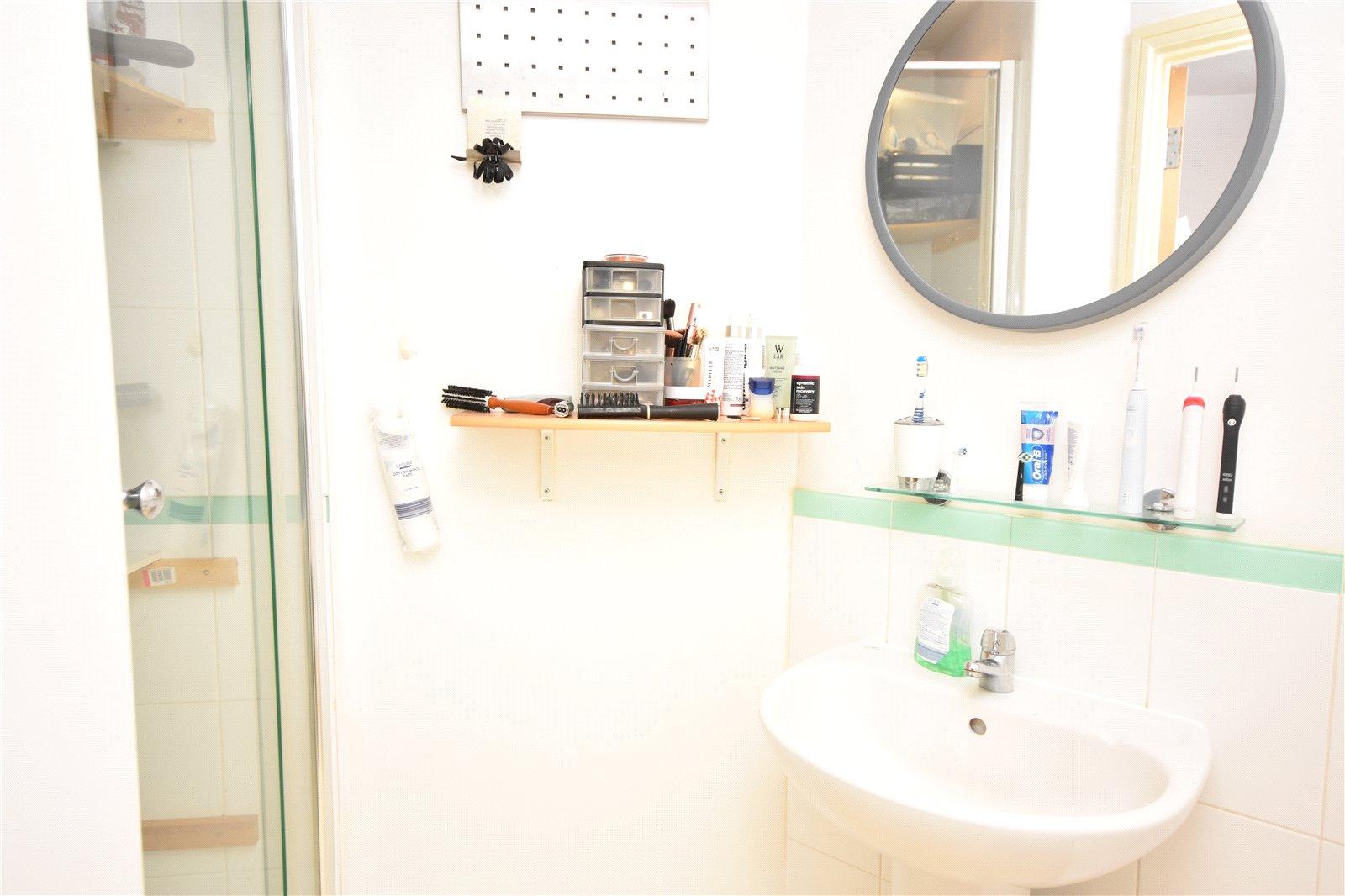 2 bedroom Apartment to rent - Martyn Gerrard
