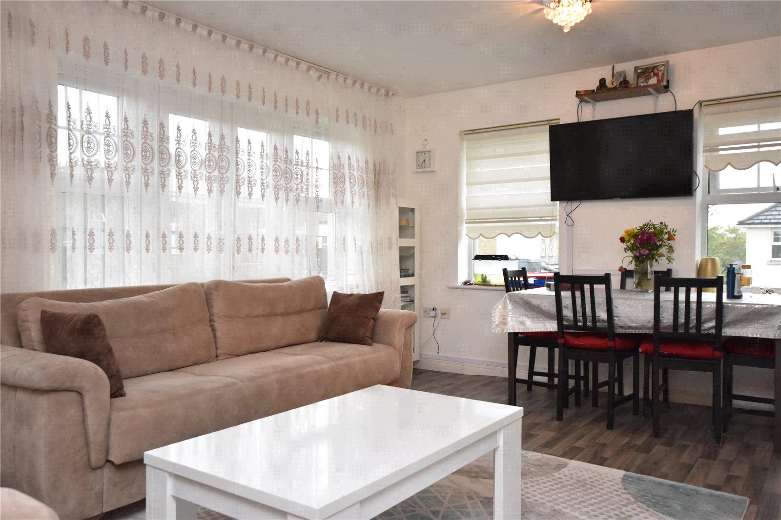 2 bedroom Apartment to rent - Martyn Gerrard