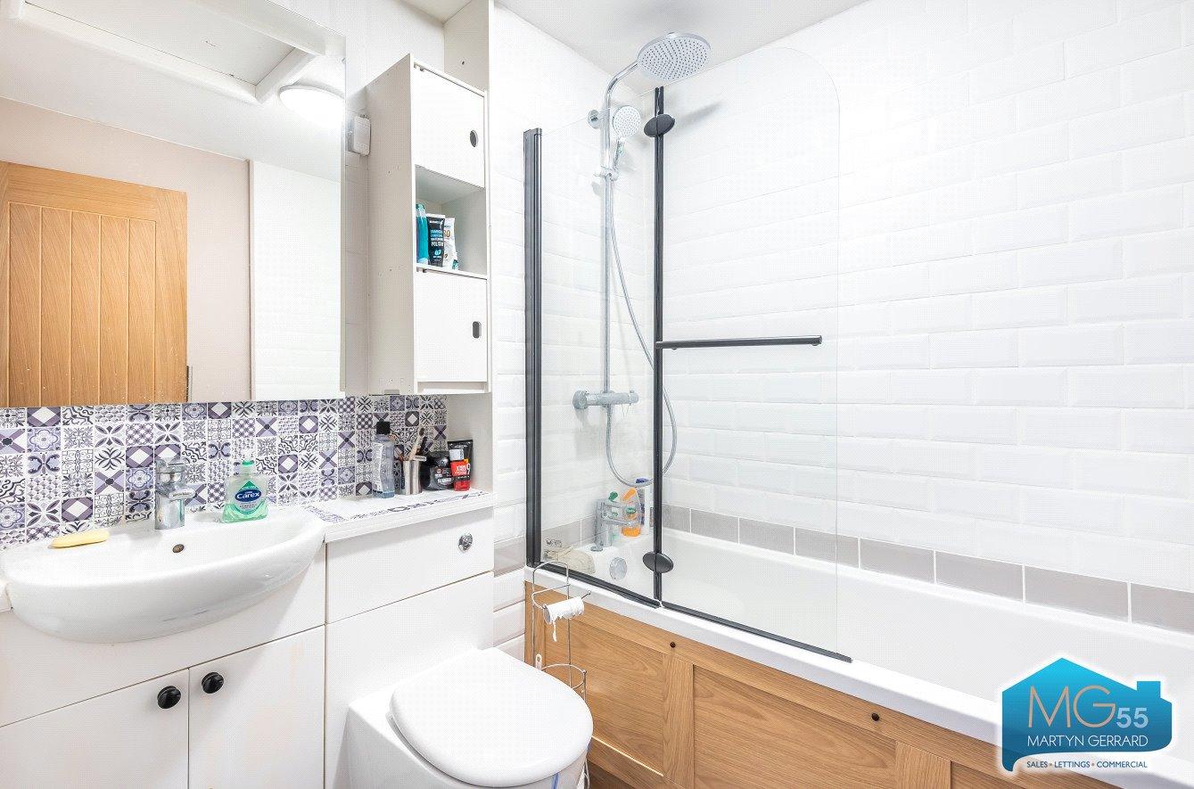 2 bedroom Apartment to rent - Martyn Gerrard