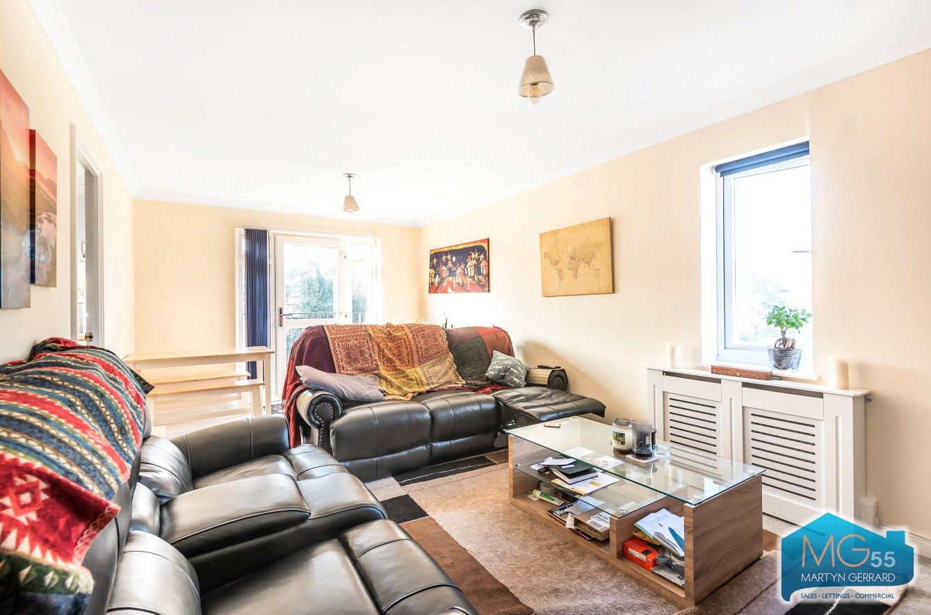 2 bedroom Apartment to rent - Martyn Gerrard
