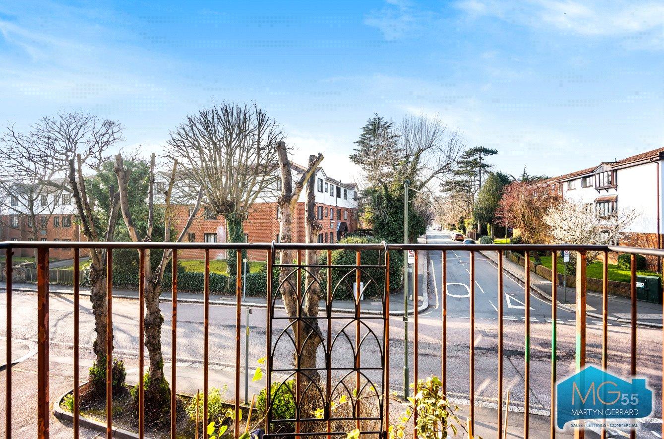 2 bedroom Apartment to rent - Martyn Gerrard